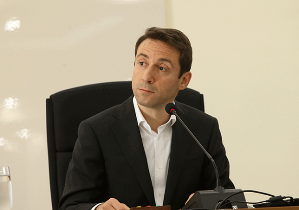 6-րդ վարչությունը քաղաքապետարանում է. թելերը տանում են դեպի քաղաքապետ. «Հրապարակ»