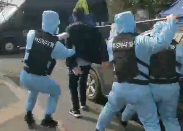 Ինչպես են բերման ենթարկում կորոնավիրուսի կասկածանքի դեպքում (տեսանյութ)