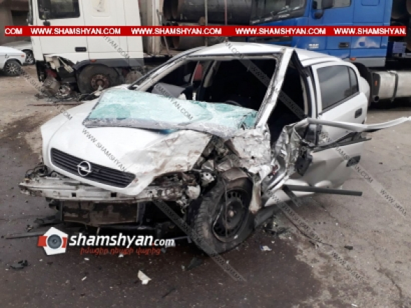 Արարատի մարզում բախվել են 06-ը, Opel-ն ու DAF բեռնատարը. կա վիրավոր