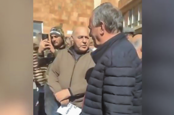 Փաշինյանին ընտրեցինք, որ լավ լինի, վիճակն ավելի վատացավ. Ոստիկանության հոսպիտալի աշխատակիցները դեմ են հոսպիտալի լուծարմանը (տեսանյութ)