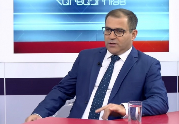 Նիկոլ Փաշինյանն այլևս կուռք չէ․ աղջիկը նրան դեսակրալիզացիայի ենթարկեց մետրոյում