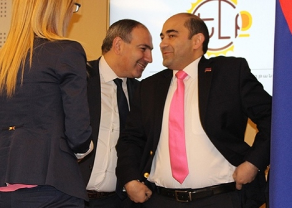 Ախր ոտից-գլուխ ֆալշ եք, ոտից-գլուխ․․․