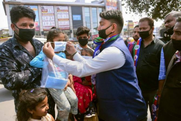 Врачи в Индии впервые зарегистрировали коронавирус у 3-летнего ребенка