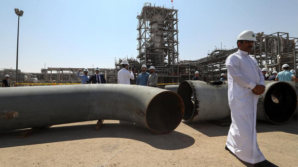 Ирак и Кувейт вслед за Саудовской Аравией снизили цены на нефть