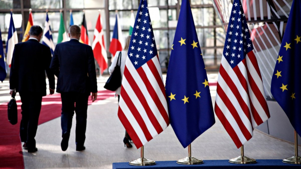 Евросоюз осудил одностороннее решение США о запрете на въезд из ЕС из-за коронавируса