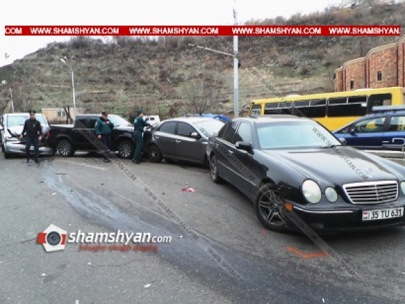 Երևանում բախվել են Lincoln-ը, 2 Mercedes-ներ, Ford-ն ու Kia-ն. կան վիրավորներ (տեսանյութ)
