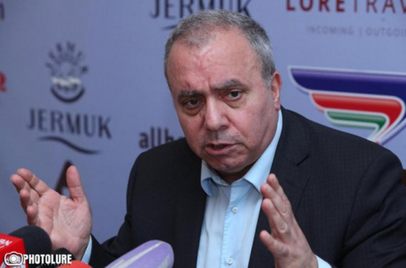 Կոչ եմ անում բոլոր առևտրային բանկերին 2 ամսով չեղարկել տրված վարկերի դիմաց տոկոսների գանձումը՝ անփոփոխ թողնելով ավանդների դիմաց կատարվող վճարումները