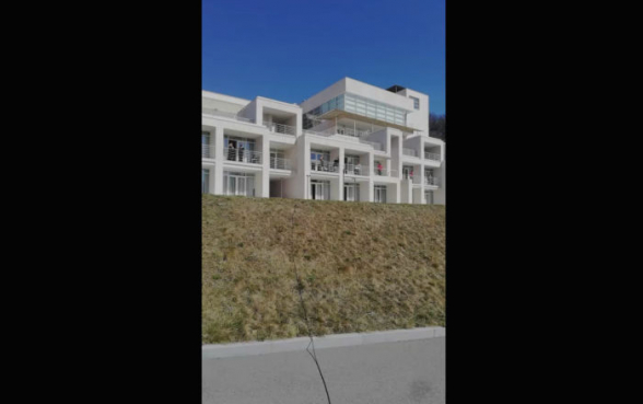 Дилижанский карантин: для изолированных организовали концерт