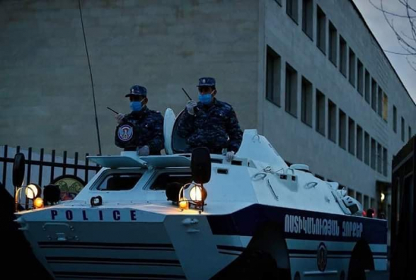 «Կորոնավիրուսն ո՞ւմ շունն է» խոսքերից ընդամենը օրեր անց գրեթե ռազմական դրություն հայտարարեցին (տեսանյութ)