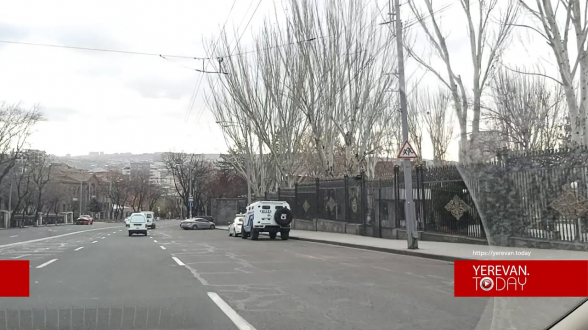 Բազմաթիվ մեքենաներ, քիչ մարդիկ, մի քանի ոստիկան․ սահմանափակումները՝ Երևանում