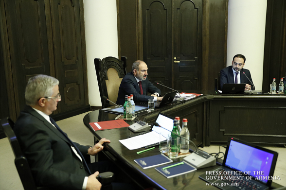 Ես չեմ հասկանում. նրանք գոնե կռահո՞ւմ են, որ չեն հասկանում