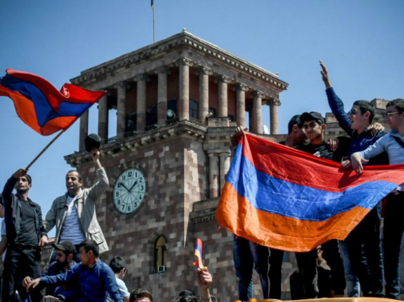 Коронавирус против толпы и популизма