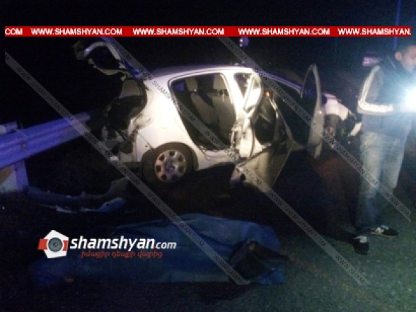 Վայոց Ձորի մարզում 40-ամյա վարորդը Peugeot-ով բախվել է բետոնե արգելապատնեշներին. 20-ամյա ուղևորը տեղում մահացել է