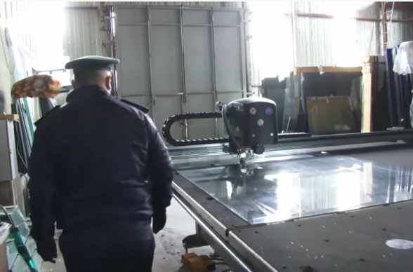 В Ереване директор стекольного цеха подвергся административной ответственности