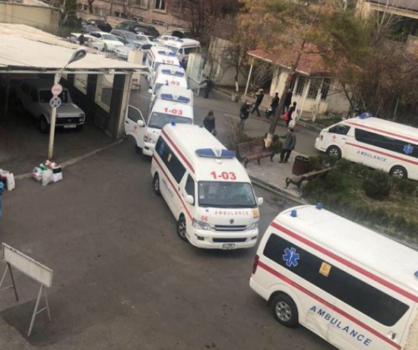 Հերի՞ք չի ձեր անգրագիտությամբ ու անհեռատեսությամբ մարդկային կյանքեր վտանգեք, այ հիմարներ