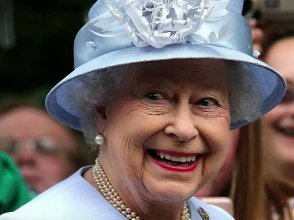 Елизавета II сравнила эпидемию коронавируса со Второй мировой войной