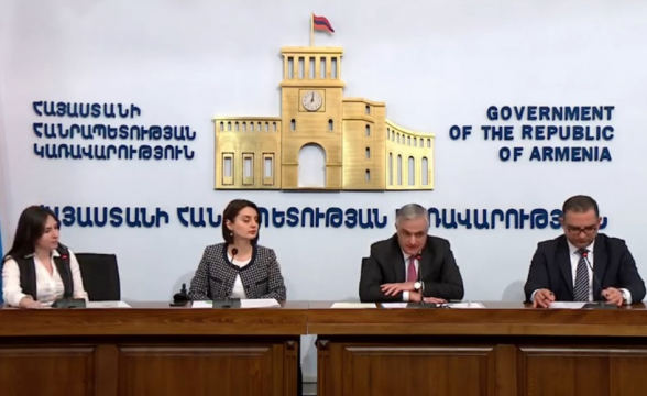 Совместная пресс-конференция вице-премьера Мгера Григоряна и министров Заруи Батоян и Тиграна Хачатряна (прямой эфир)