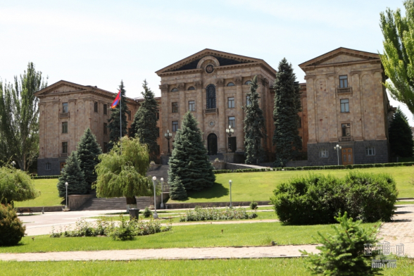 НС проведет внеочередное заседание (видео)