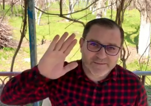 Беседы с прячущимся премьером (видео)