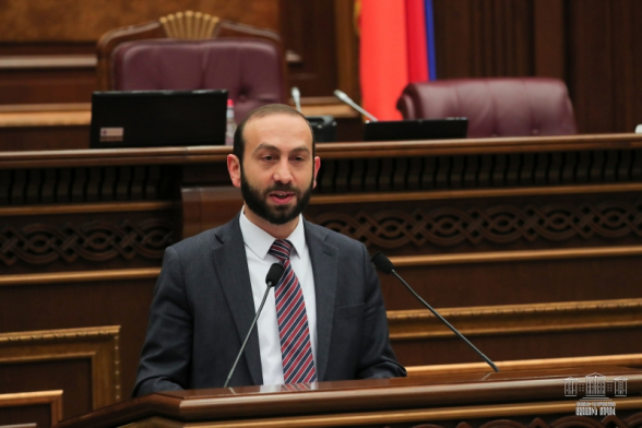 «Что значит «а ты кто такой»?»: Арарат Мирзоян вынес Эдмону Марукяну предупреждение