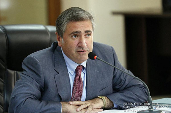 «Կառավարության 4-րդ միջոցառման մեջ «աճպարարություն» կա. կազմակերպություններին վարկ է տալիս հարկերը վճարելու համար». Արթուր Խաչատրյան