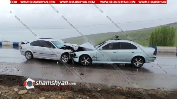 Երևանում ճակատ-ճակատի բախվել են BMW-ները. կա 4 վիրավոր