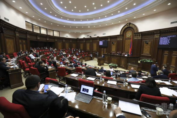 Руководство аппарата парламента рекомендовало депутатам обязательно самоизолироваться – «Грапарак»