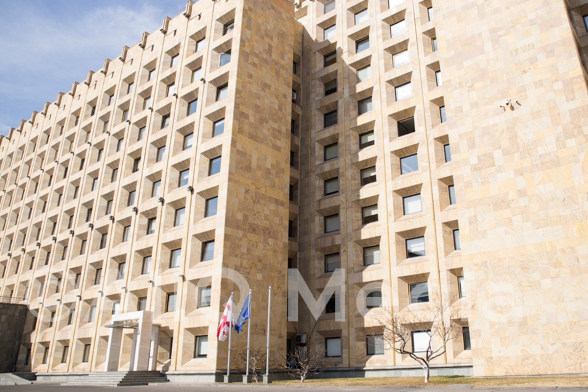 Социально уязвимым семьям в Грузии выплатят по 600 лари