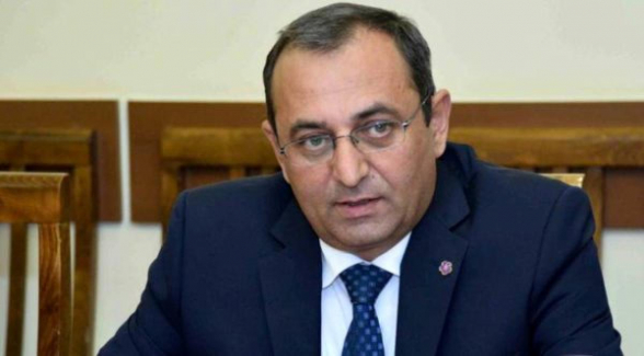 «Դա նմանվում է ժամանակին Լևոն Տեր-Պետրոսյանի ասածին՝ «Փող չունեք՝ հարևանից պարտք արեք, ապրեք»». Արծվիկ Մինասյանը՝ Նիկոլ Փաշինյանի առաջարկի մասին