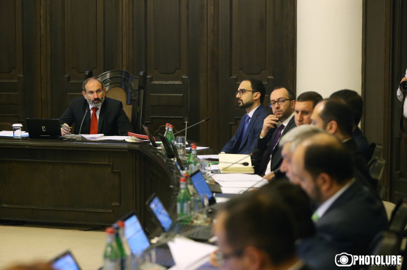 Իշխանությունների «տանը» կռիվ է ընկել․ սահմանադրական փոփոխությունների հանրաքվեի հարցի շուրջ կարծիքները չեն համընկնում․ «Փաստ»