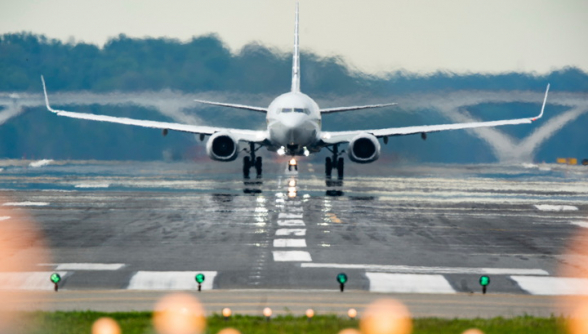 Американские авиаперевозчики «прожигают» до $10 миллиардов в месяц