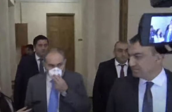 «Кофе пили»: Пашинян не стал раскрывать детали встречи с Эдмоном Марукяном (видео)