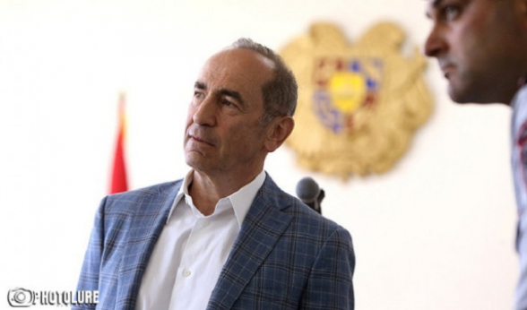 Ռոբերտ Քոչարյանի մեղադրանքի հիմքում դրված քրօրենսգրքի 300.1-րդ հոդվածը չի համապատասխանեցվել 2015 թ. Սահմանադրությանը, արարքը փաստացի ապաքրեականացվել է