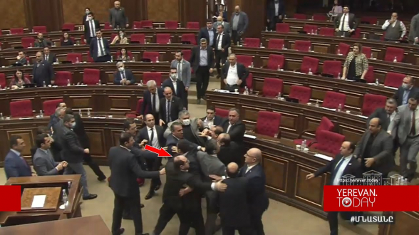 Кто исподтишка дал леща Эдмону Марукяну?