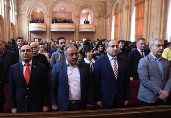 Революция любви и «бархатный» мордобой (видео)