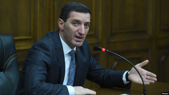 Ես նախանձեցի