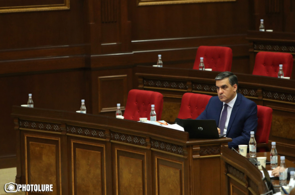 Չհամարձակվեք մյուս անգամ Ձեր ձայնը բարձրացնել ինձ վրա, չփորձեք իշխանական դիրքերից խոսել, չփորձեք սպառնալ Մարդու իրավունքների պաշտպանին. Արման Թաթոյանը՝ «Իմ քայլի» պատգամավորին (տեսանյութ)