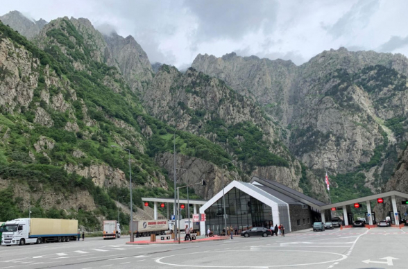 Արդեն 39 օր է` արգելափակման մեջ ենք, Նիկոլ Փաշինյանին և ԱԳՆ-ին մեր վիճակը չի հետաքրքրում, ուզում ենք վերադառանալ հայրենիք. Վերին Լարսում մնացած քաղաքացի