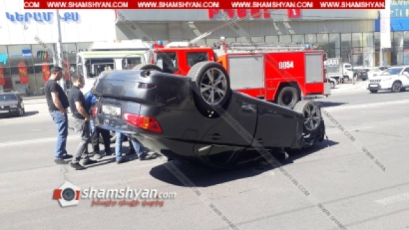 Երևանում «Իդեալ» խանութի դիմաց բախվել են 2 Lexus-ն ու Nissan-ը. Lexus-ներից մեկը գլխիվայր շրջվել է