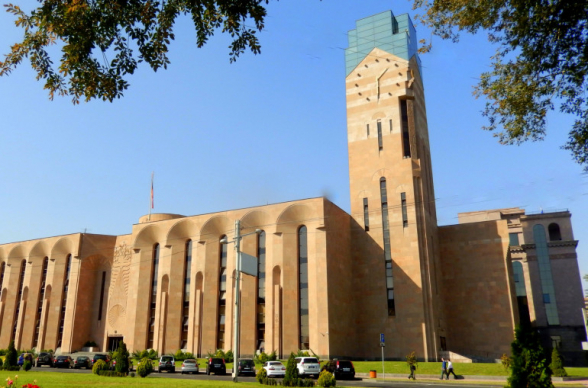 Քաղաքապետարանի մի խումբ պաշտոնյաներ կրկին պարգևատրվել են