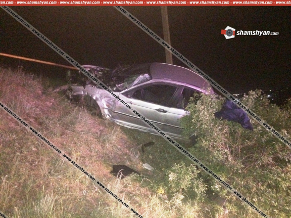 Ավտովթար Կոտայքի մարզում 42-ամյա վարորդը BMW-ով բախվել է երկաթե արգելապատնեշին և ընկել ցած