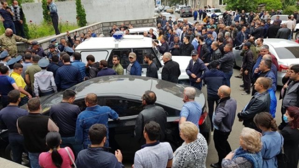 Լարված իրավիճակ Կապանում (տեսանյութ)