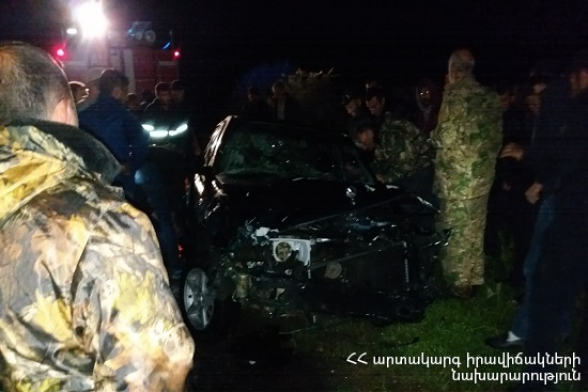 Մեղրաձոր գյուղի սկզբնամասում «Volkswagen Vento» մակնիշի ավտոմեքենան դուրս է եկել ավտոճանապարհի երթևեկելի հատվածից և ընկել գետը