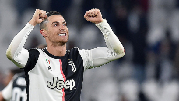 Роналду поразил фанатов, забросив ногой мяч в баскетбольное кольцо (видео)