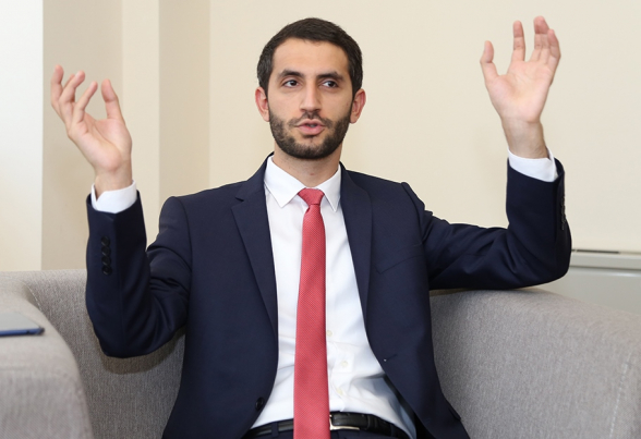 Чья корова бы мычала, твоя бы молчала