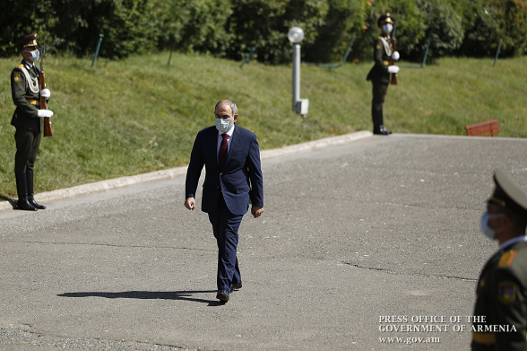 Հայաստանում կա մի մարդ, որ թքած ունի օրվա խորհրդի վրա` ոչ մի կերպ չի ուզում անցյալից դասեր քաղել