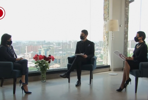 Աննա Հակոբյանի ու զրուցավարների դիզայներական դիմակներն էլ չքողարկեցին ֆալշը