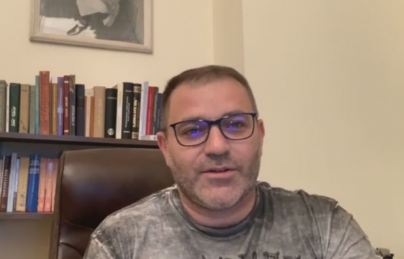 Беседы с прячущимся премьером (видео)