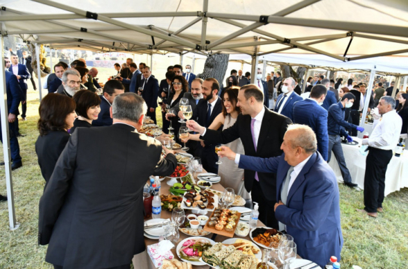 Արցախի նախագահի երդմնակալությանը մոտ 600 մարդ է շփվել ՀՀ վարչապետի հետ․ իշխանական թիմը թեստավորվում է․ «Հրապարակ»