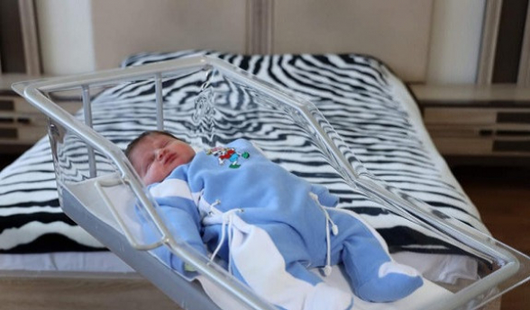 Երևանում 5.6 կգ քաշով երեխա է ծնվել